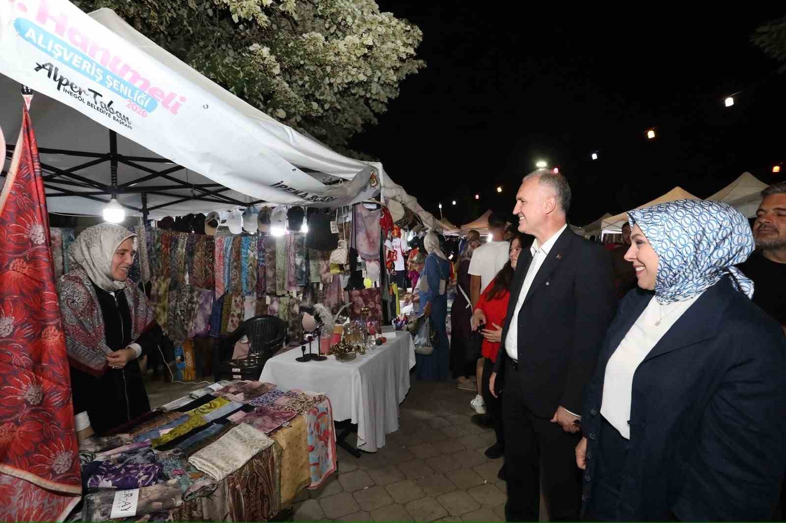 HANIMELİ ALIŞVERİŞ ŞENLİĞİ TÜM COŞKUSUYLA DEVAM EDİYOR