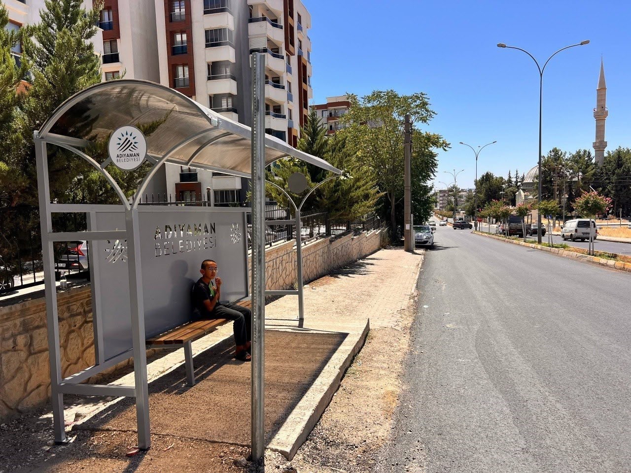 ADIYAMAN’DA OTOBÜS DURAKLARI YENİLENİYOR