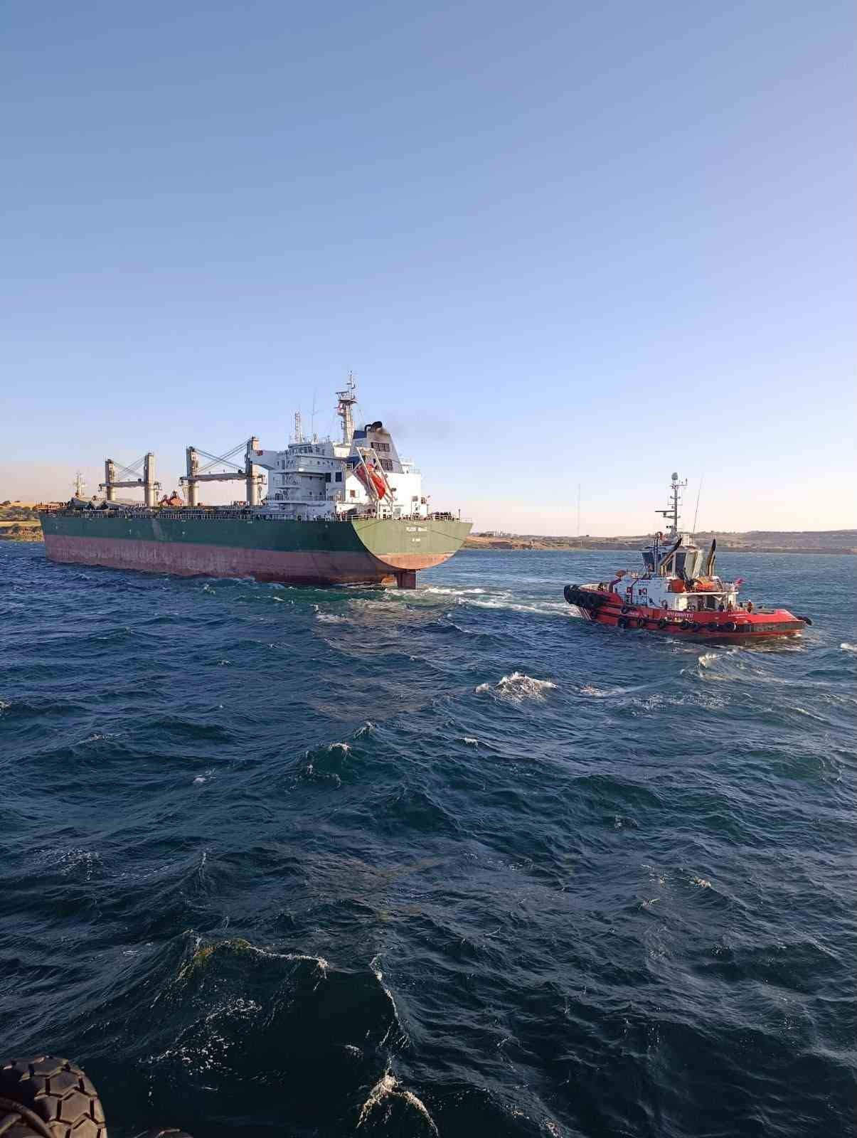 ULAŞTIRMA VE ALTYAPI BAKANLIĞI: "ÇANAKKALE BOĞAZI GEMİ TRAFİĞİ, ÇİFT YÖNLÜ VE GEÇİCİ OLARAK ASKIYA ALINMIŞTIR"