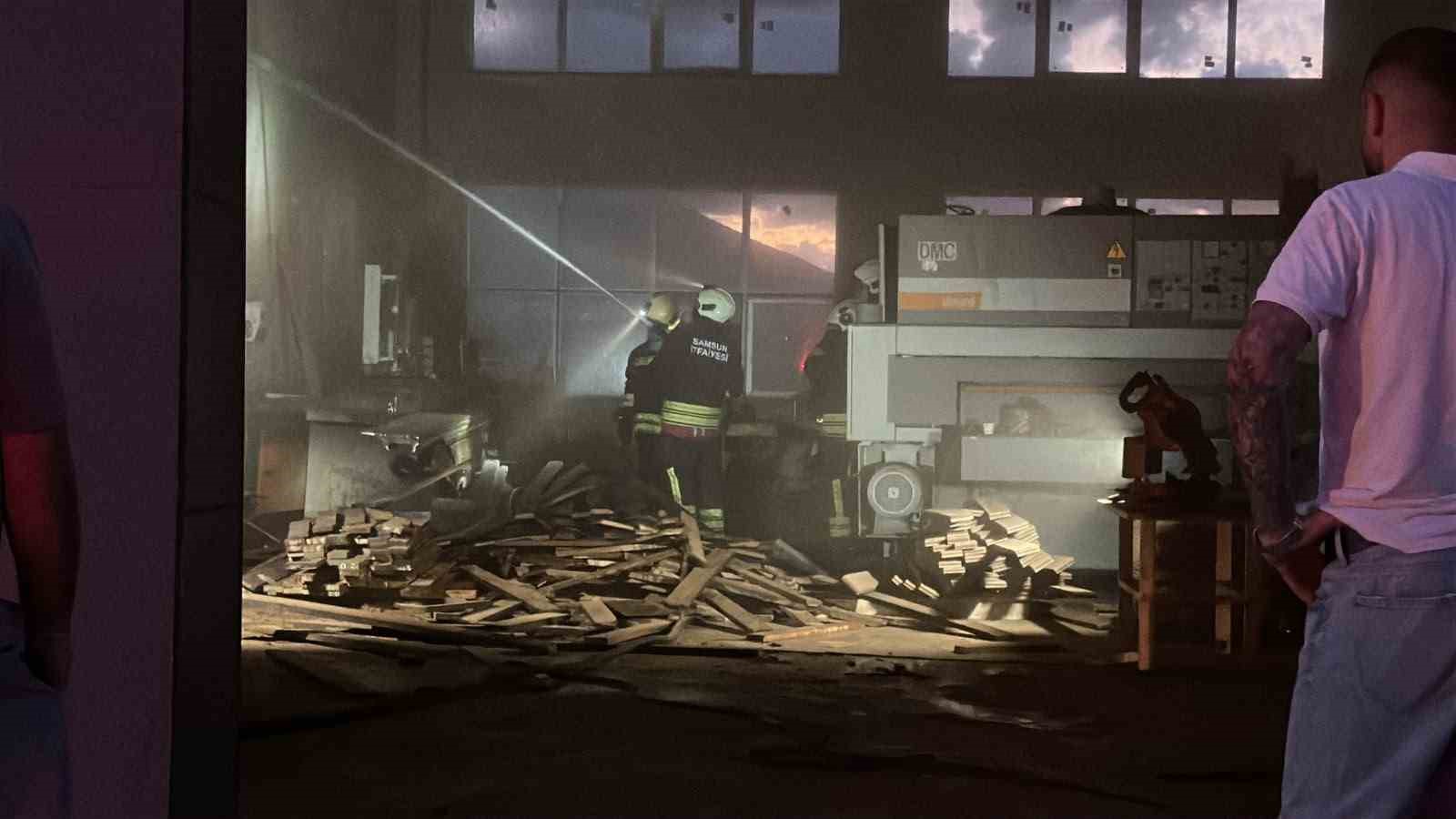 SAMSUN’DA KERESTE İMALATHANESİNDE KORKUTAN YANGIN