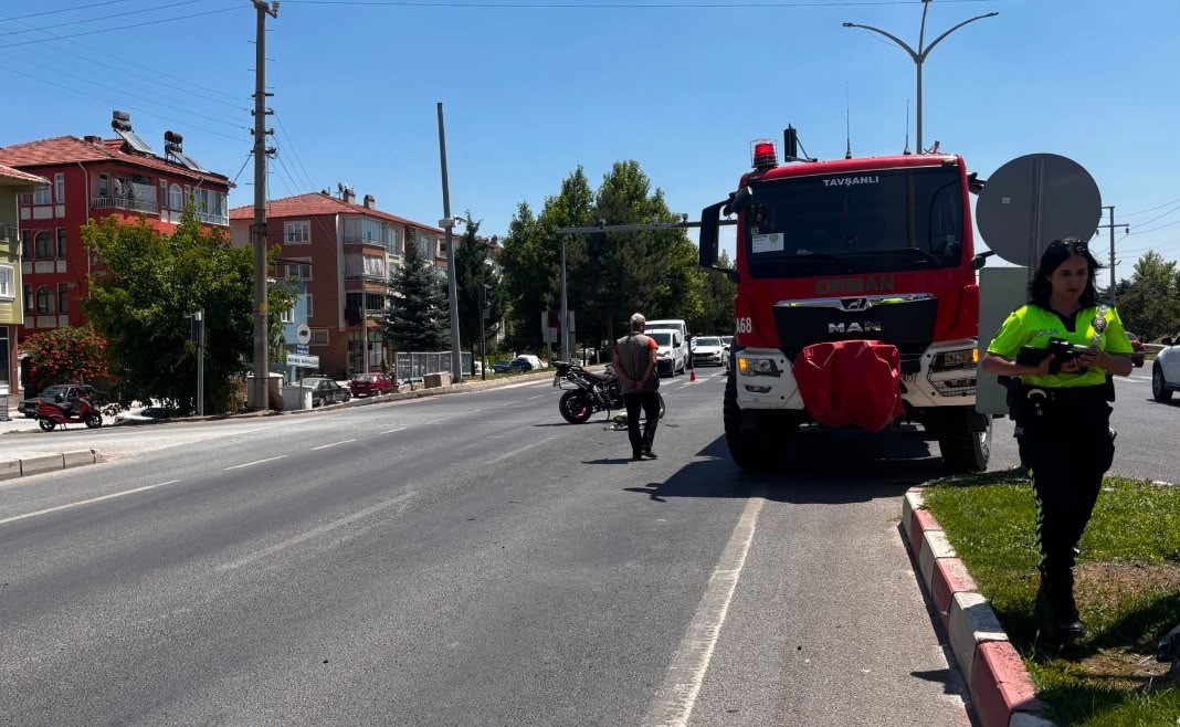 EMET’TEKİ YANGINA GİDEN ARAZÖZ MOTOSİKLETLE ÇARPIŞTI: 1 YARALI