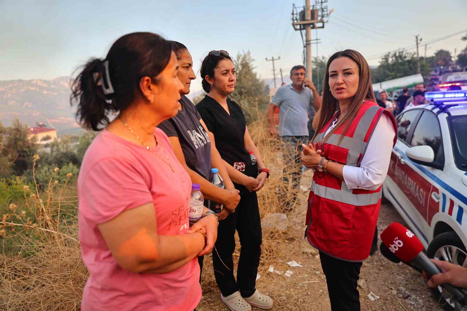 ANTALYA BÜYÜKŞEHİR EKİPLERİ ORMAN YANGINLARINI SÖNDÜRMEK İÇİN SEFERBER OLDU