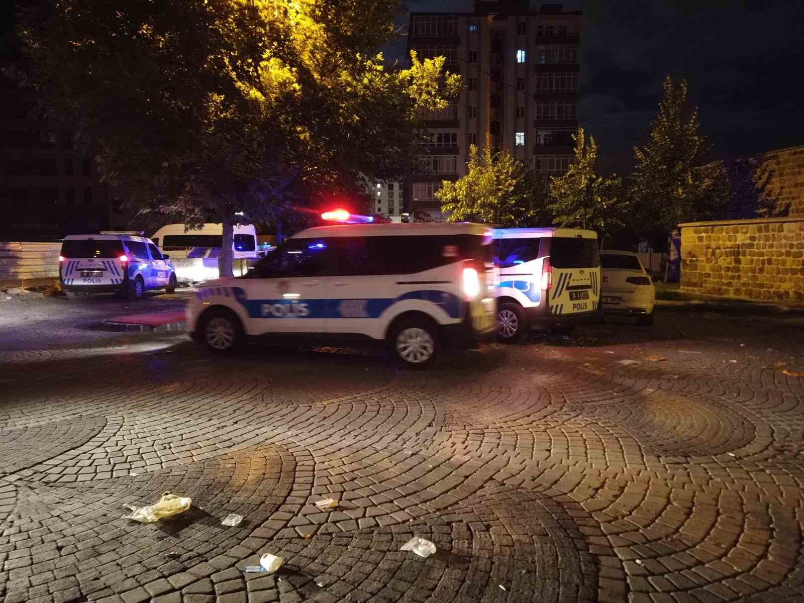 KAYSERİ’DE BIÇAKLI KAVGA: 1 YARALI