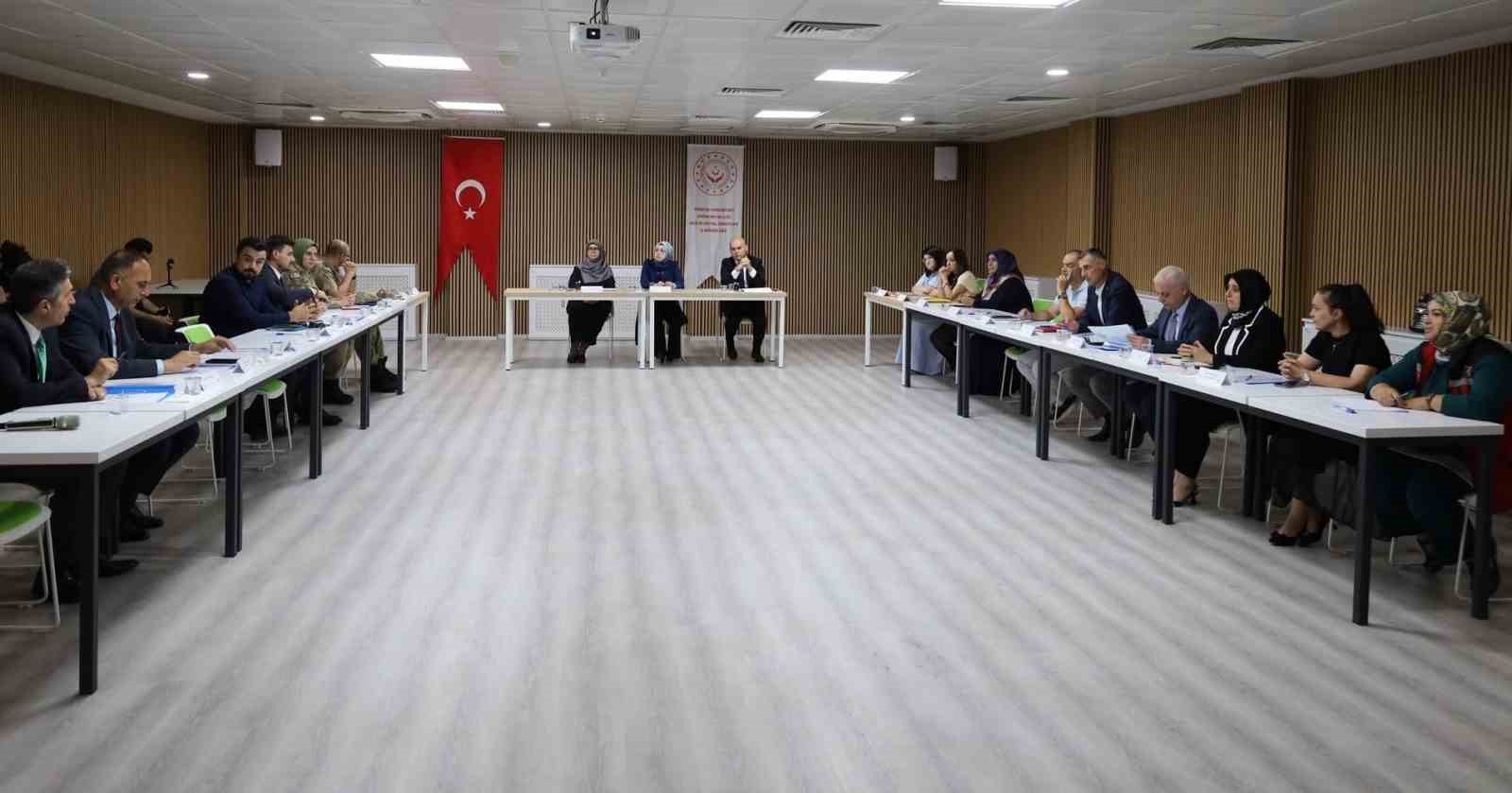 ERZİNCAN’DA KADINA YÖNELİK ŞİDDETLE MÜCADELE TOPLANTISI YAPILDI
