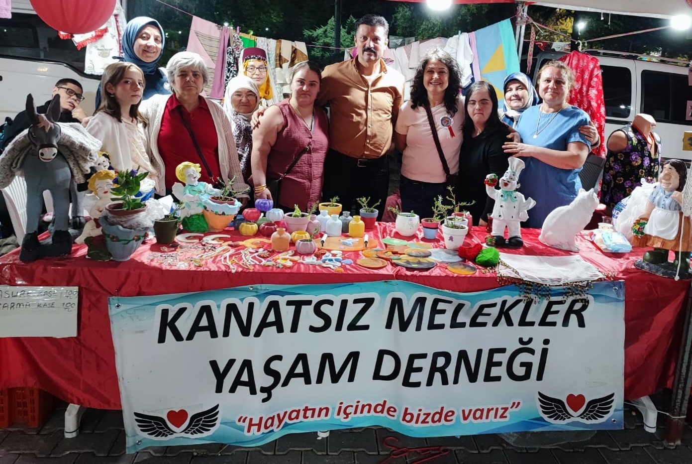 KANATSIZ MELEKLER FESTİVALE RENK KATTI