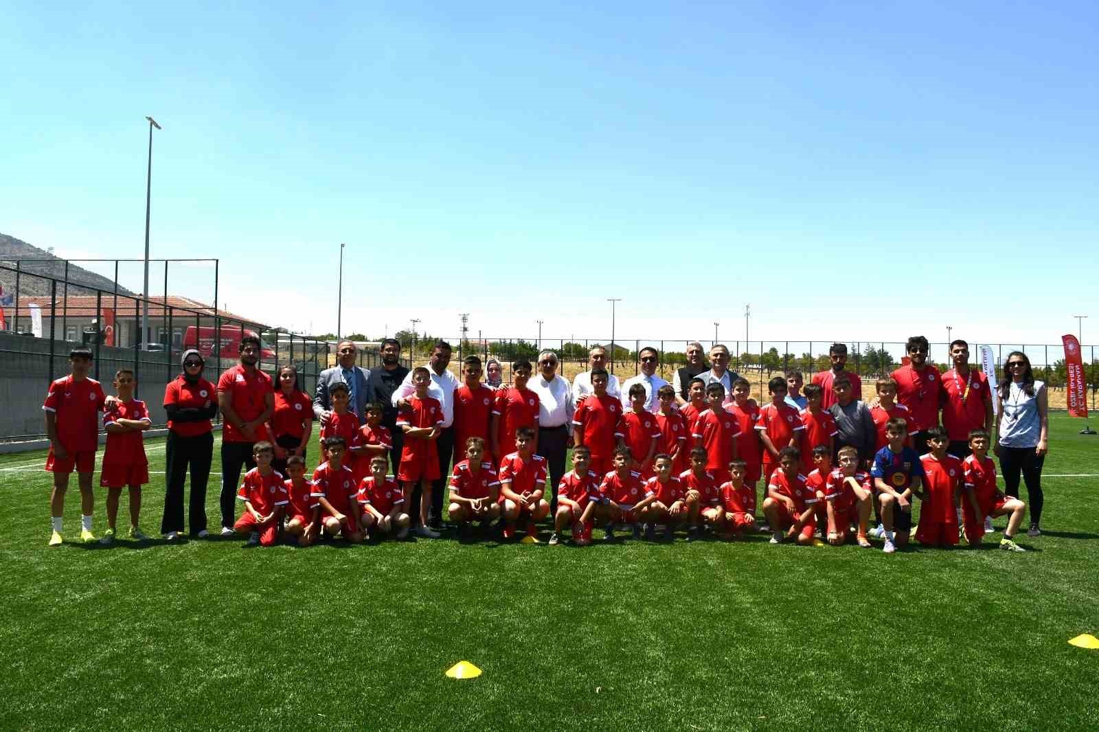 KARAMAN’IN KAZIMKARABEKİR İLÇESİNDE YAZ FUTBOL KURSU AÇILDI