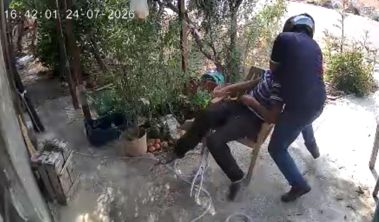YAŞLI ADAMIN BOYNUNU KIRMAYA ÇALIŞIP, FECİ ŞEKİLDE DARBEDEN SALDIRGAN TUTUKLANDI