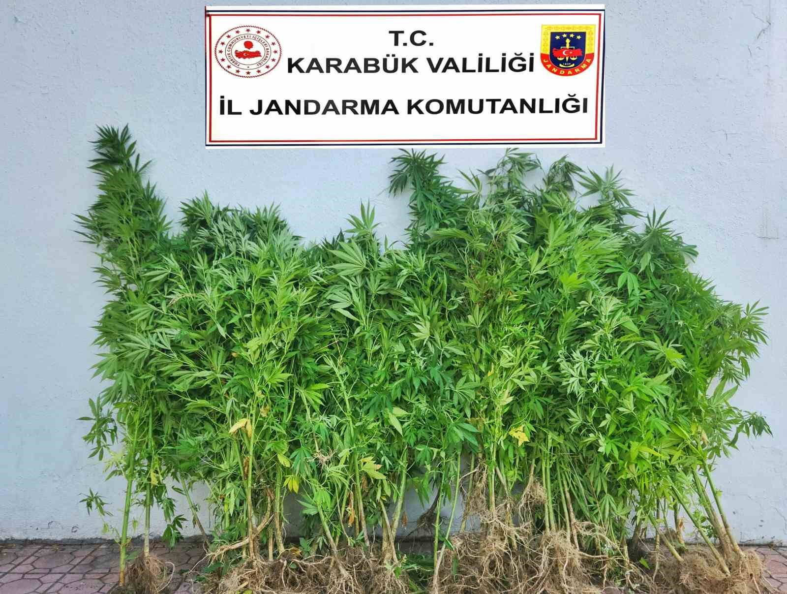 KARABÜK’TE UYUŞTURUCU OPERASYONU: 6 ŞÜPHELİ ADLİYEYE SEVK EDİLDİ