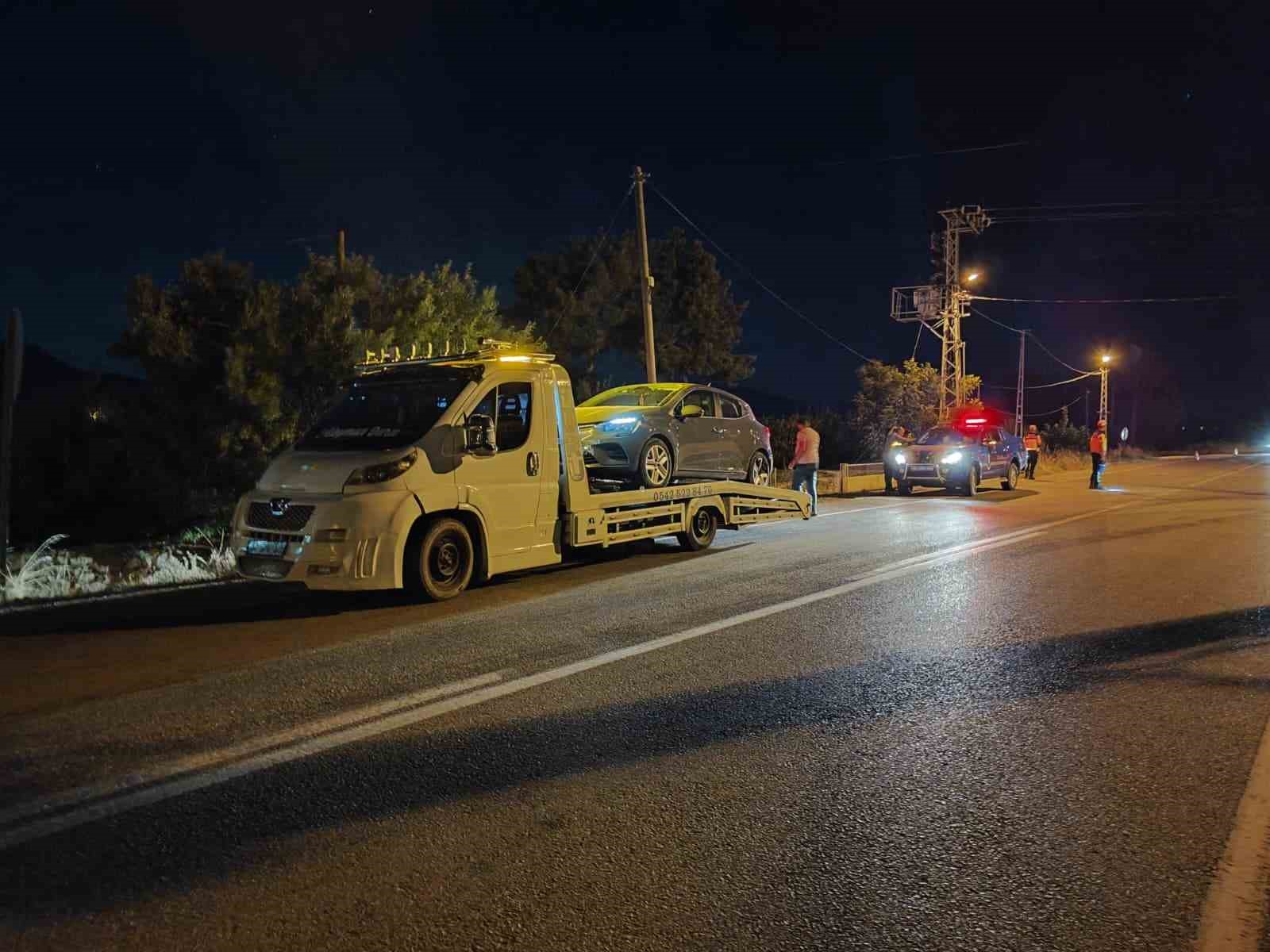 ISPARTA’DA MOTOSİKLET İLE OTOMOBİL ÇARPIŞTI: 1 YARALI