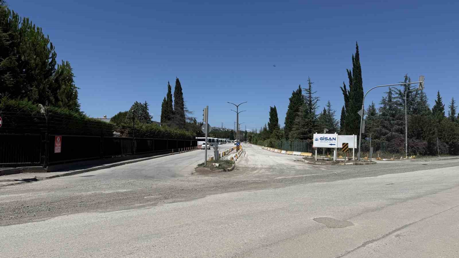 GENEL MÜDÜRÜN ’REHİN ALINDIM, OTOKAR’DA BOMBA İHBARI YAP’ MESAJI EKİPLERİ HAREKETE GEÇİRDİ