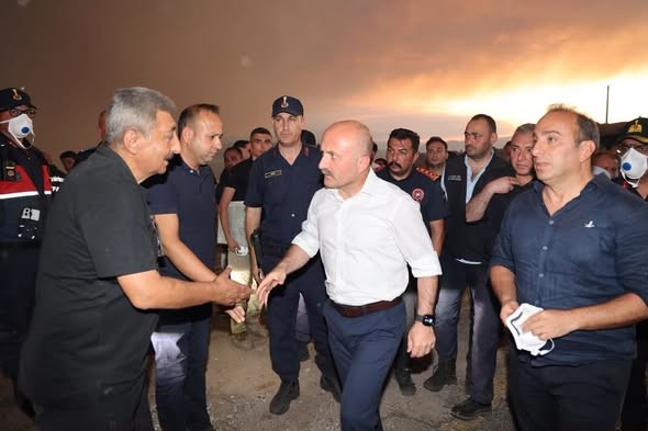 AYDIN VALİSİ VAROL YANGIN BÖLGESİNDE İNCELEMELERDE BULUNDU