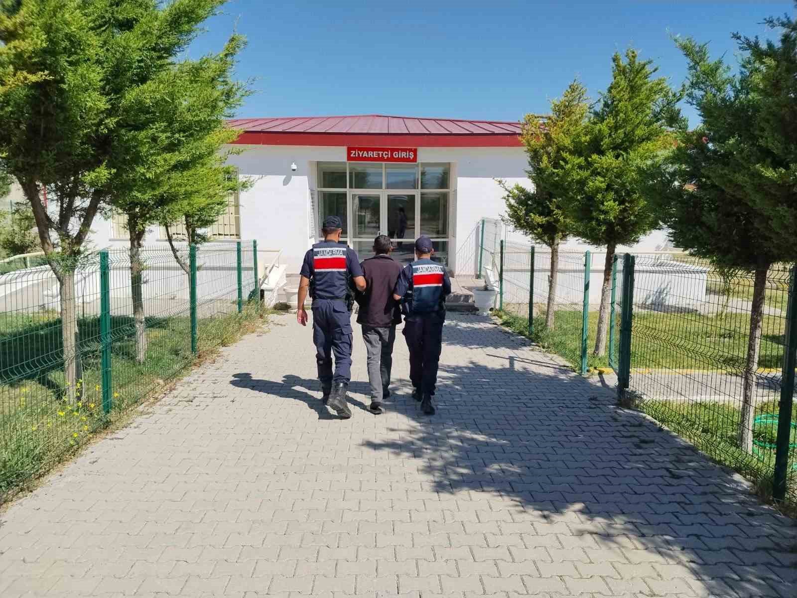 YOZGAT’TA KESİNLEŞMİŞ 8 YIL HAPİS CEZASI BULUNAN FİRARİ HÜKÜMLÜ YAKALANDI