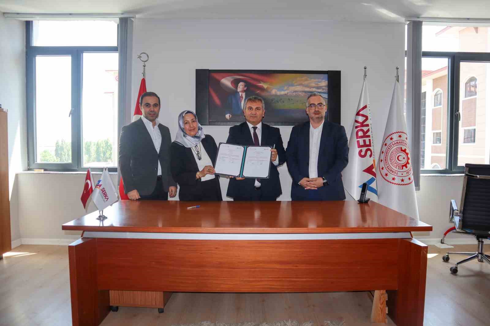 DÖRT MEVSİM KADIN KOOPERATİFİ DİJİTAL DÖNÜŞÜMLE GÜÇLENİYOR
