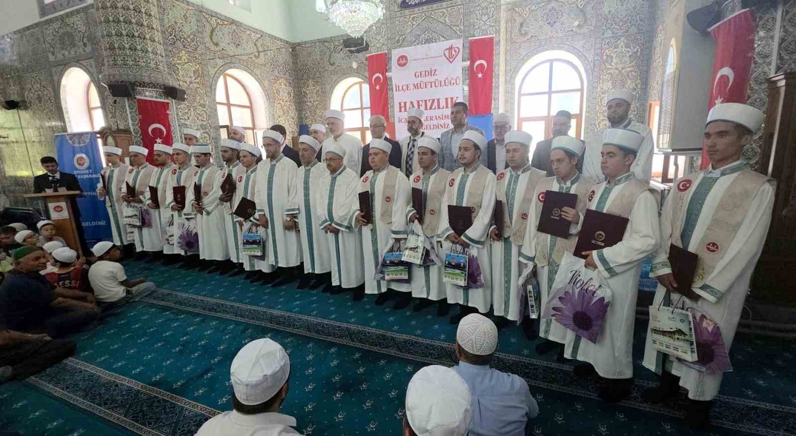KÜTAHYA’DA 15 HAFIZ İÇİN İCAZET MERASİMİ
