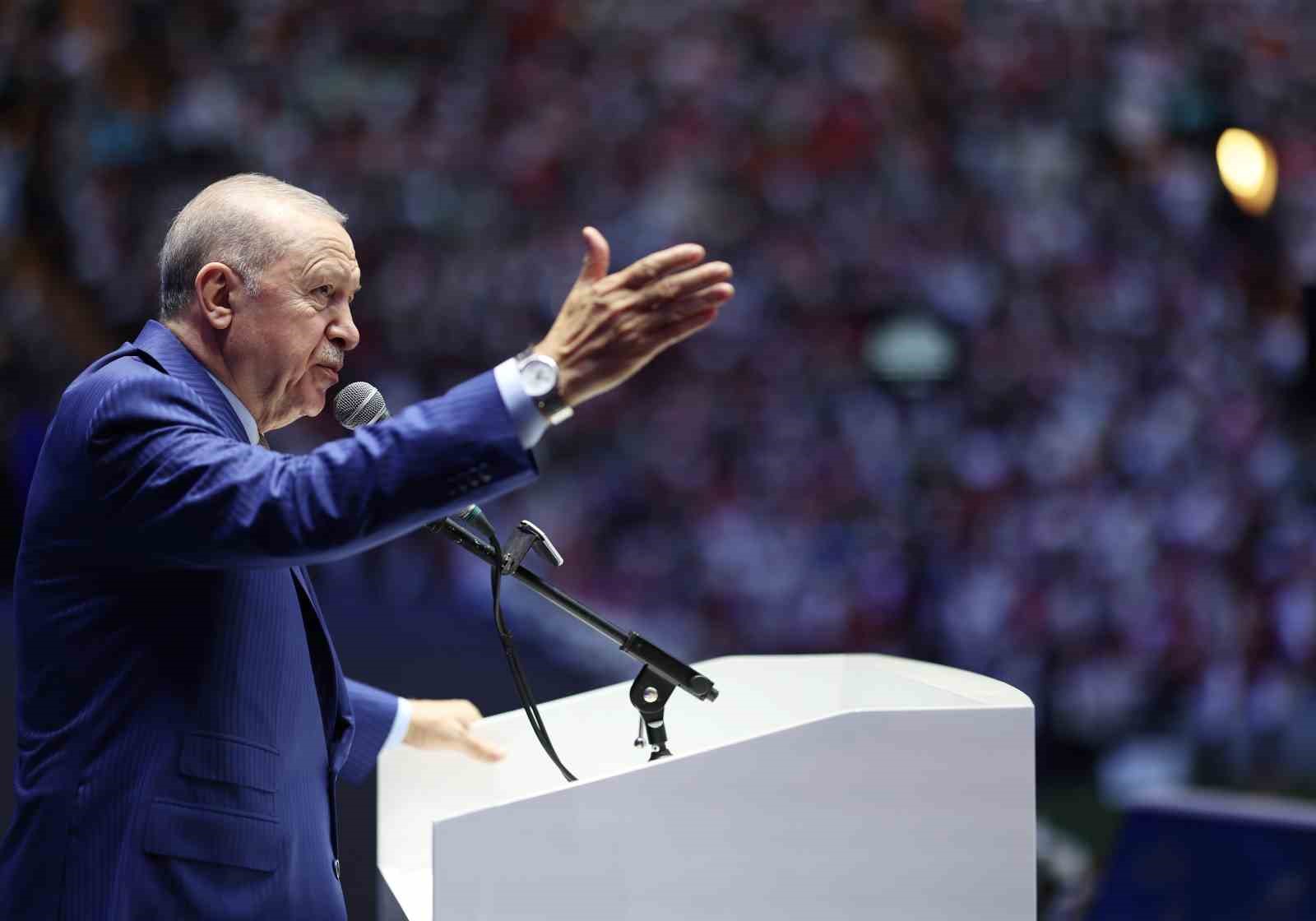 CUMHURBAŞKANI ERDOĞAN: "GENÇLERİMİZİN EN İYİ ŞEKİLDE YETİŞMENİZ İÇİN TÜM GÜCÜMÜZLE ÇALIŞIYORUZ"