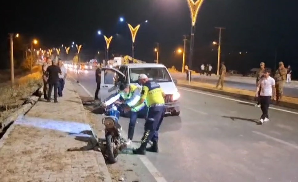 BİTLİS’TE TRAFİK KAZASI: 2 YARALI