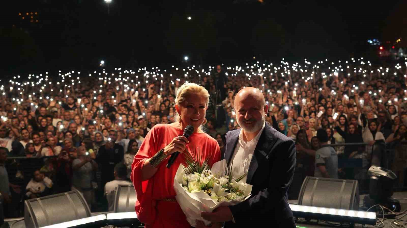 KAYSERİLİLER NOSTALJİYE DOYACAK: 38 GÜN SÜRECEK ‘FUAR38’ BAŞLADI