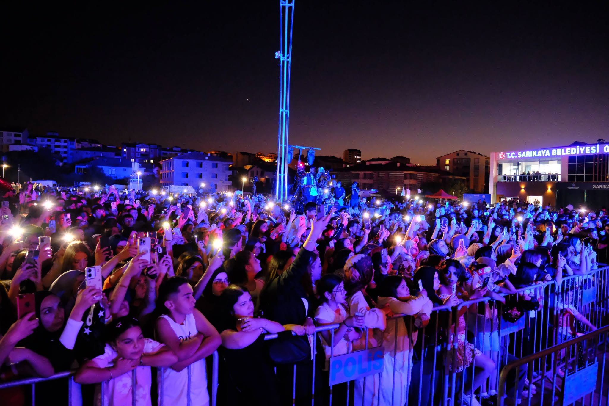 SARIKAYA BELEDİYESİ DÜZENLEDİĞİ FESTİVALİ İLE İLÇE HALKINA UNUTULMAZ 3 GÜN YAŞATTI