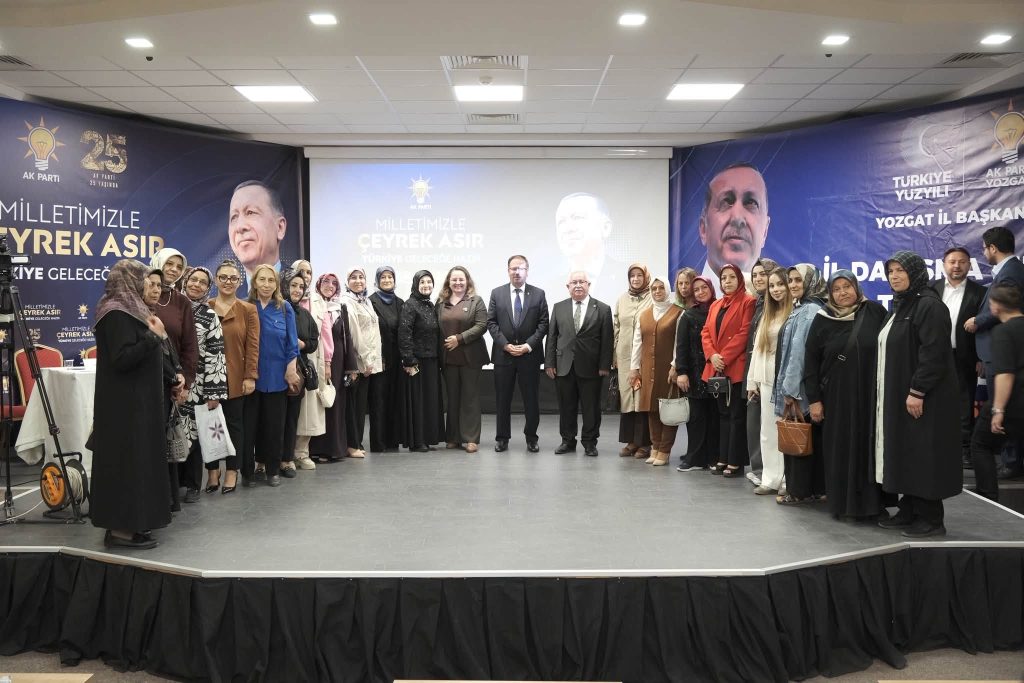 AK PARTİ TEŞKİLATLARINDAN 25.KURULUŞ YILDÖNÜMÜNÜ KUTLAMA PROĞRAMI