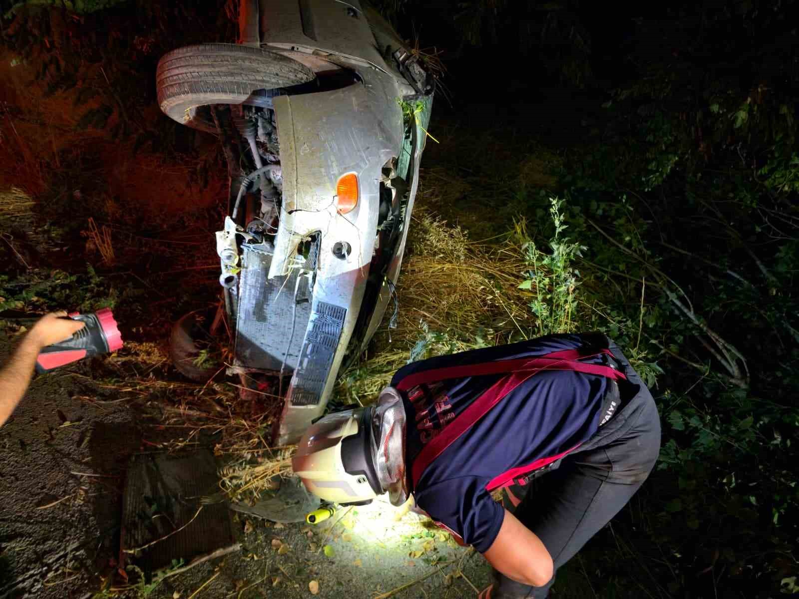 KANALA UÇAN OTOMOBİL HURDAYA DÖNDÜ: 1 YARALI