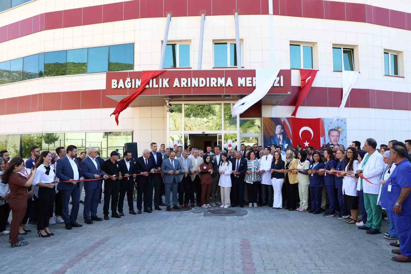 TAVAS’A İKİ YENİ SAĞLIK TESİSİ KAZANDIRILDI