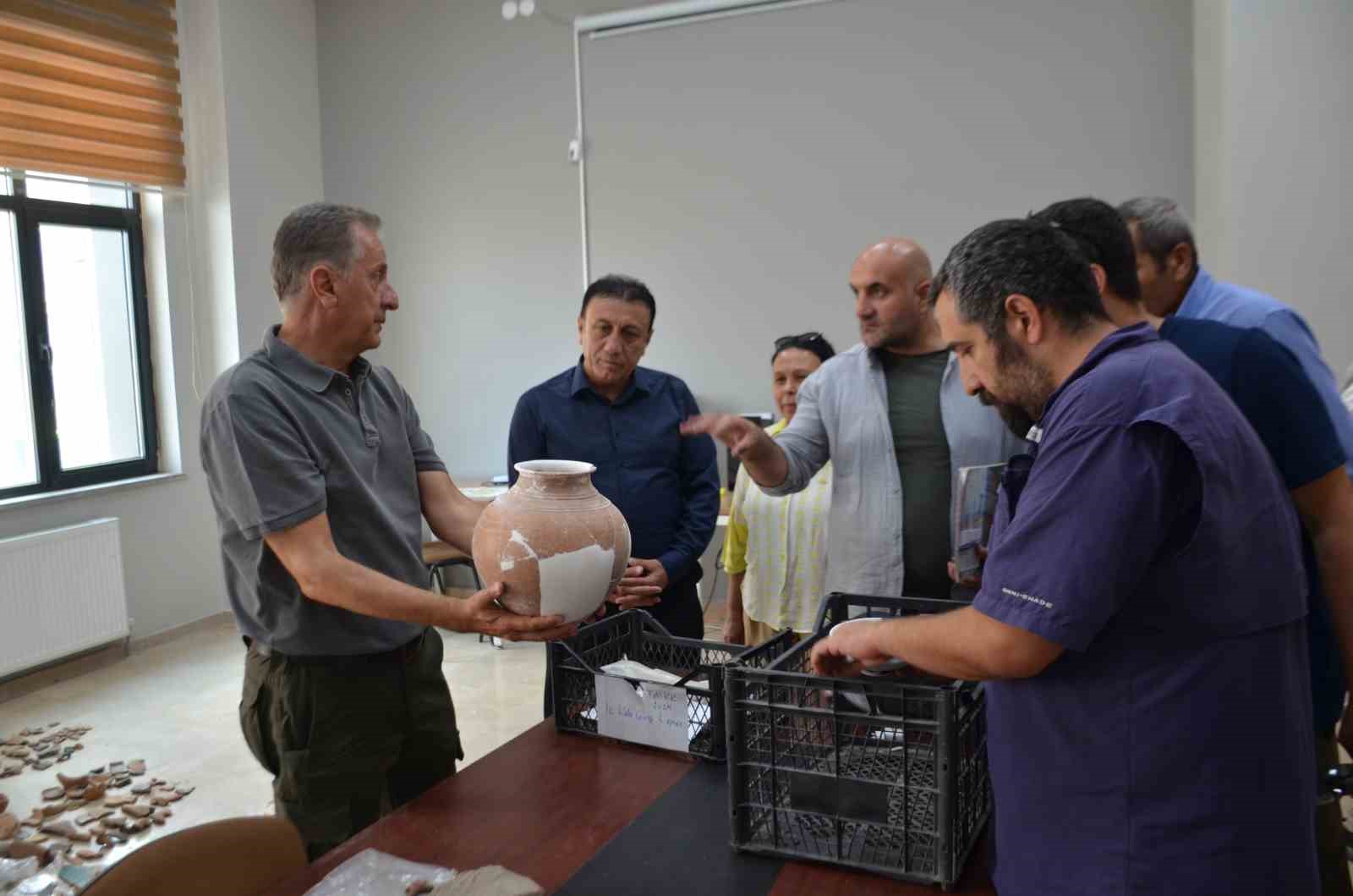 MALAZGİRT’TE TARİHİ MİRAS GÜN YÜZÜNE ÇIKIYOR