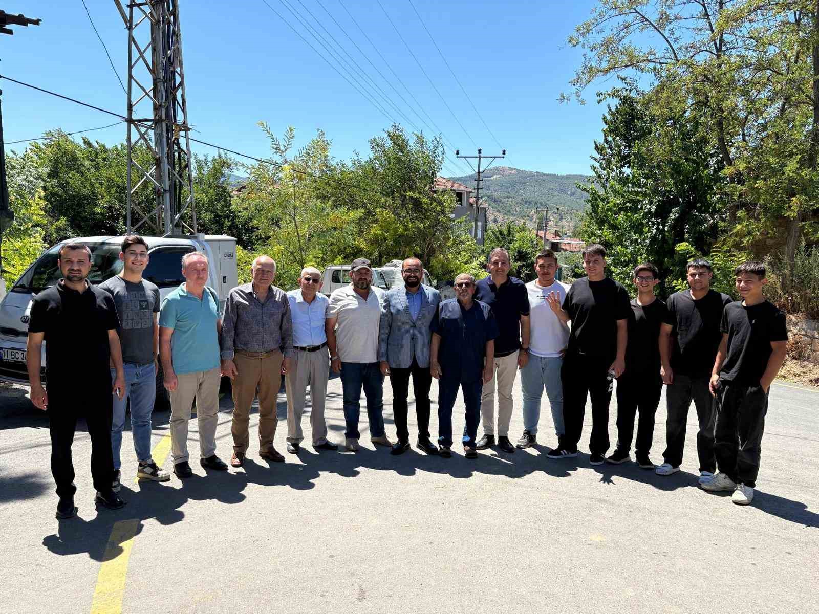 AK PARTİ MERKEZ İLÇE TEŞKİLATI YENİKÖY’DE VATANDAŞLARLA BULUŞTU