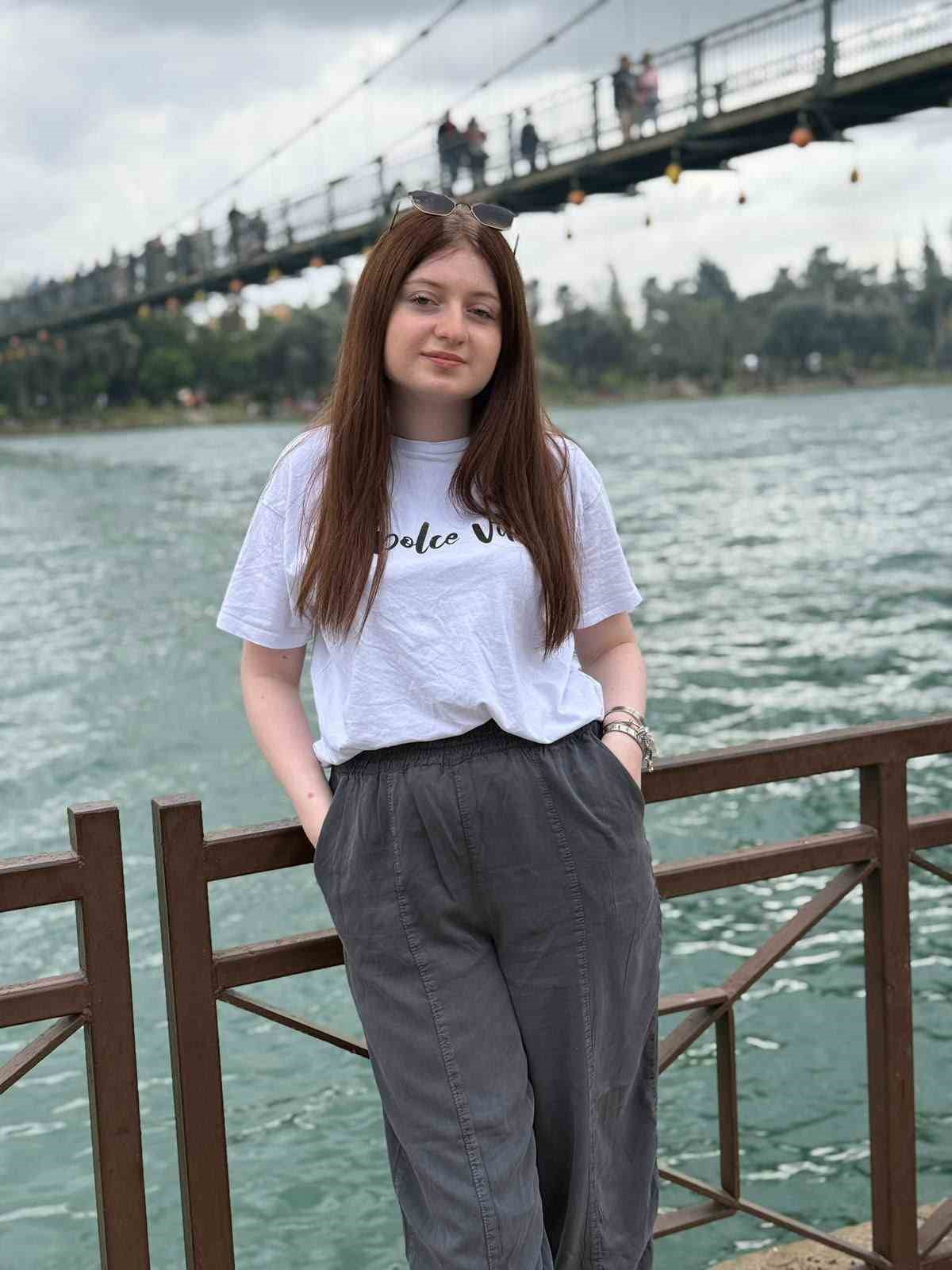 15 YAŞINDAKİ GÖRME ENGELLİ KIZDAN GÜNLERDİR HABER ALINAMIYOR
