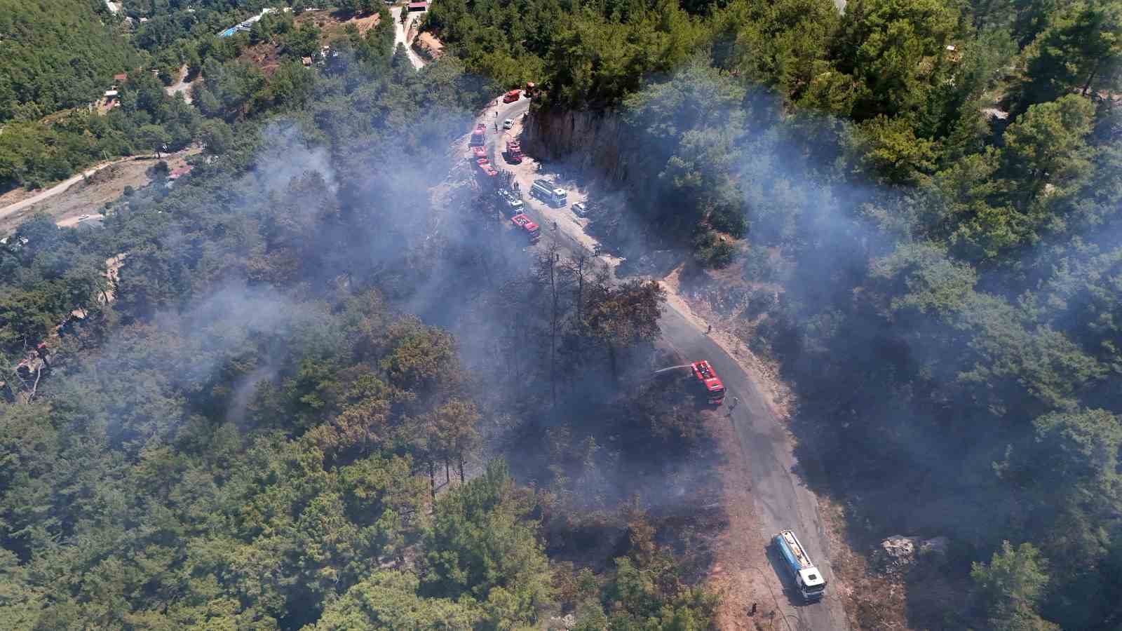 ALANYA’DA ORMAN YANGINI 3 SAATTE KONTROL ALTINA ALINDI
