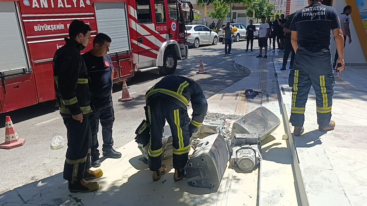 839 BİN LİRA CEZA YEMESİNE SEBEP OLAN SES SİSTEMİNİ BELEDİYE ÖNÜNDE YAKAN İŞLETME SAHİBİ TUTUKLANDI