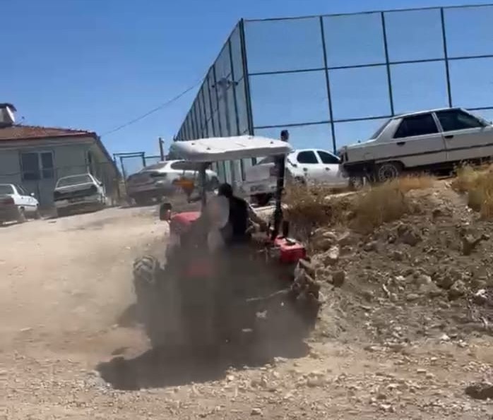 HAYVAN OTLATMA KAVGASINDA CAN PAZARI: TARTIŞTIĞI KİŞİLERİN ÜZERİNE TRAKTÖR SÜRDÜ
