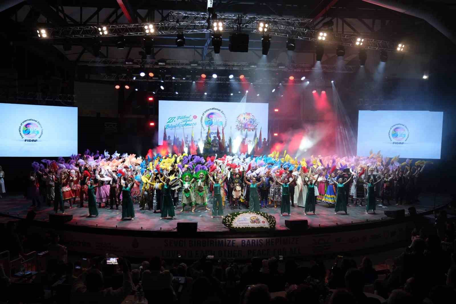ULUSLARARASI İSTANBUL BÜYÜKÇEKMECE KÜLTÜR VE SANAT FESTİVALİNİN 27.’Sİ GÖRKEMLİ BİR FİNALLE SONA ERDİ
