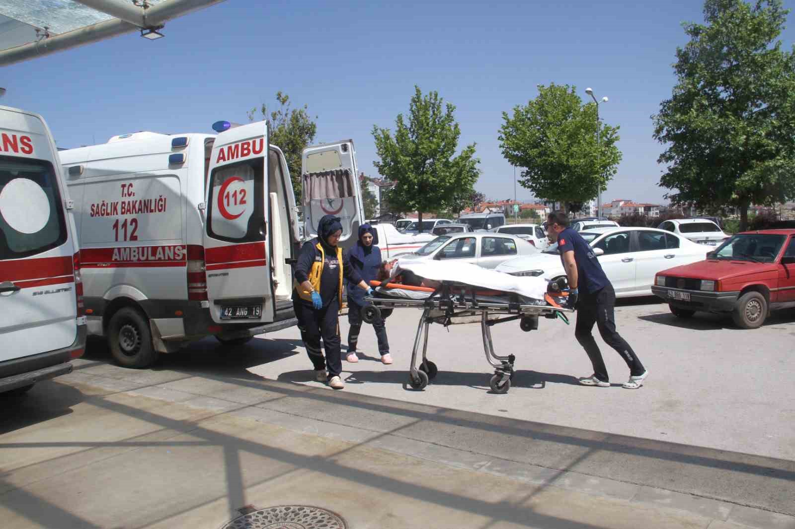 KONTROLDEN ÇIKAN ARAÇ ARAZİYE SAVRULDU, SÜRÜCÜ YARALANDI