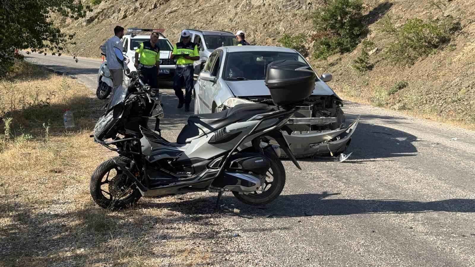 ALÇILI KOLUYLA KULLANDIĞI MOTOSİKLETLE KAZA YAPTI