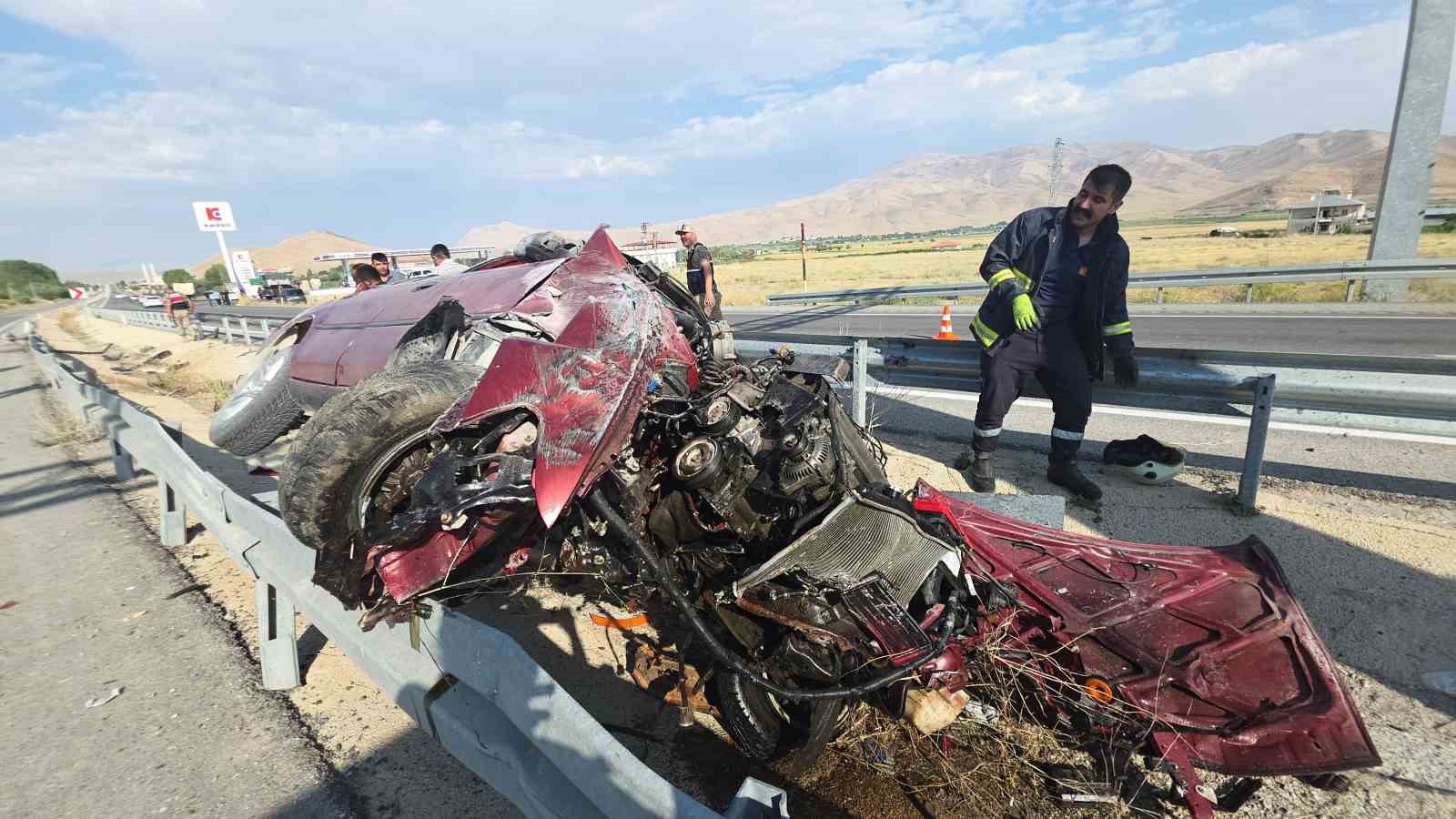 VAN’DA TRAFİK KAZASI: 4 YARALI