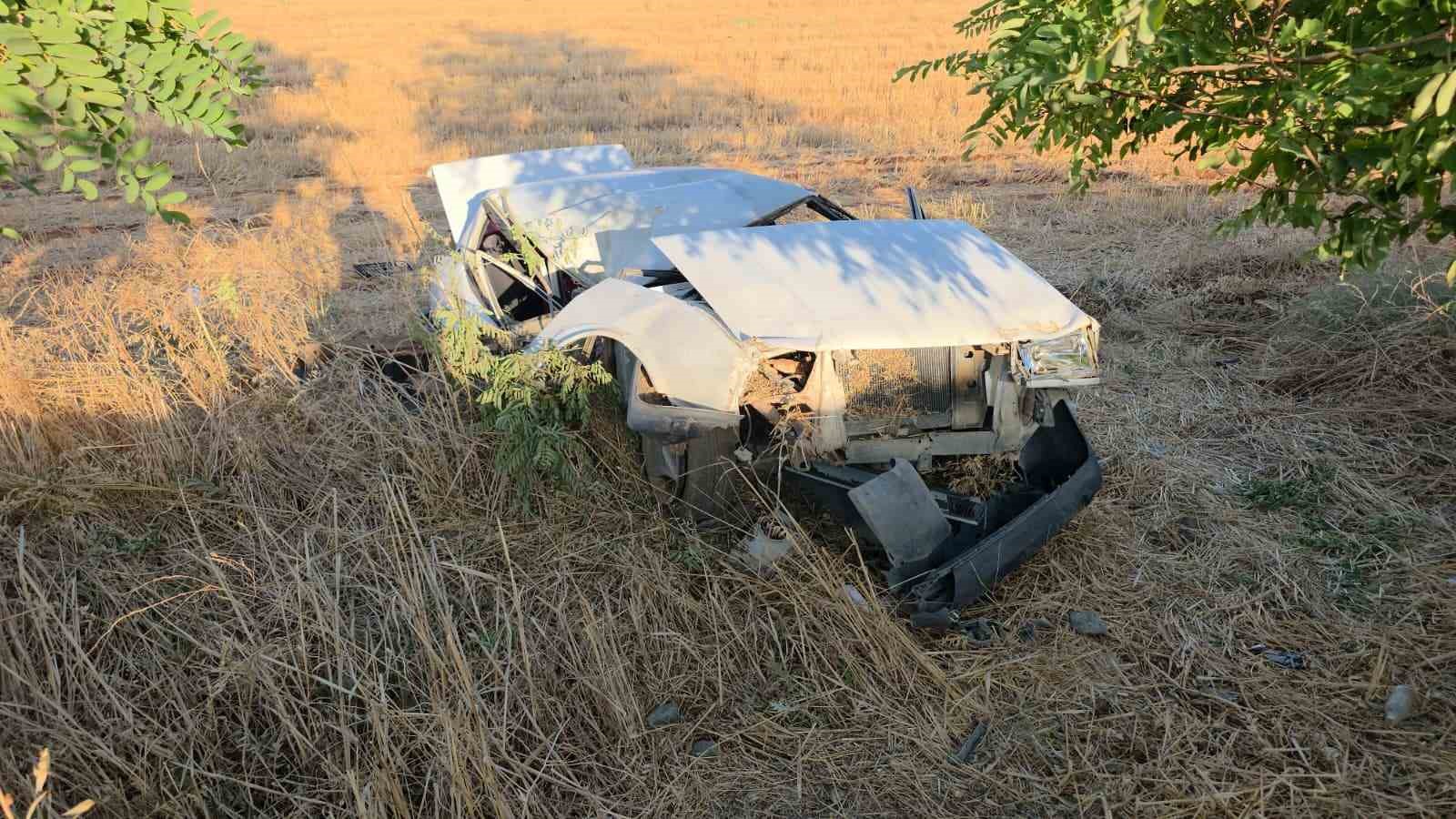 ALIŞVERİŞ SONRASI KAZA YAPAN SÜRÜCÜNÜN TOFAŞ’I HURDAYA DÖNDÜ