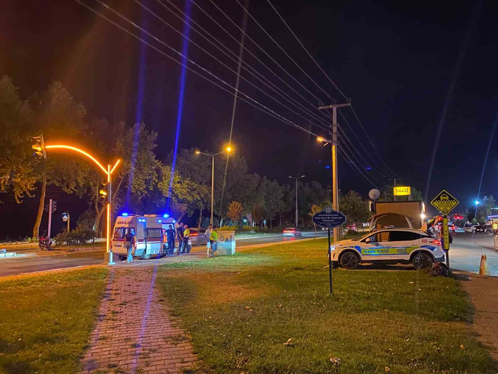 MENTEŞE’DE MOTOSİKLETLİYE ARKADAN ÇARPIP KAÇTI