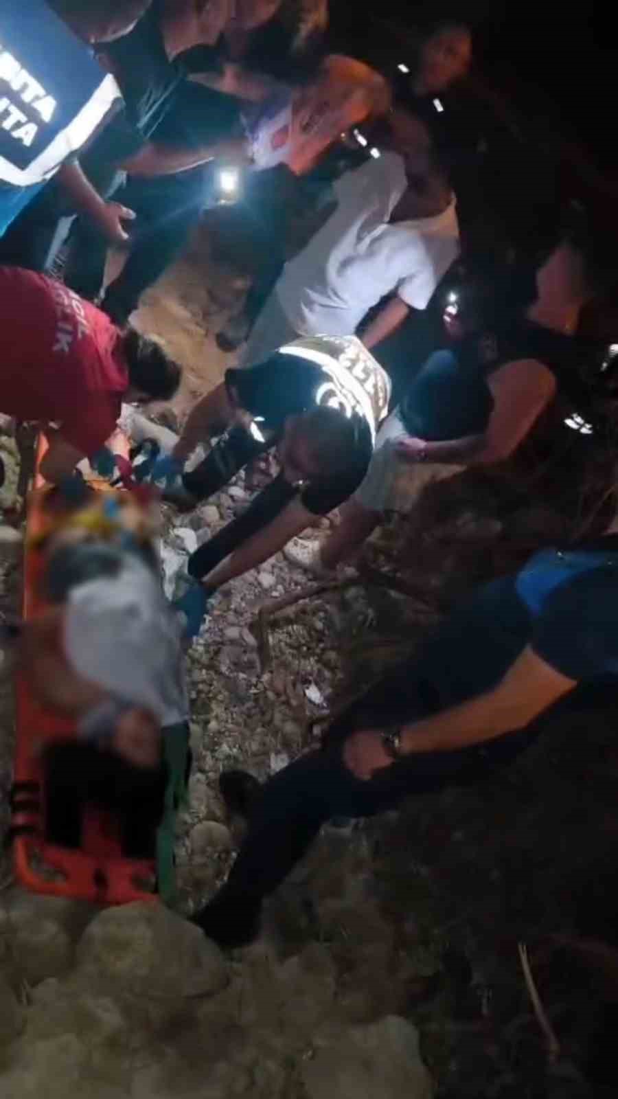 YAYLA SAHİLİ’NDE KORKULUK FACİASI: GENÇ KADIN KAYALIKLARA DÜŞTÜ