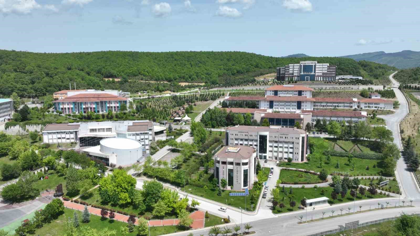 DÜZCE ÜNİVERSİTESİ YENİ BİR BAŞARIYA İMZA ATTI