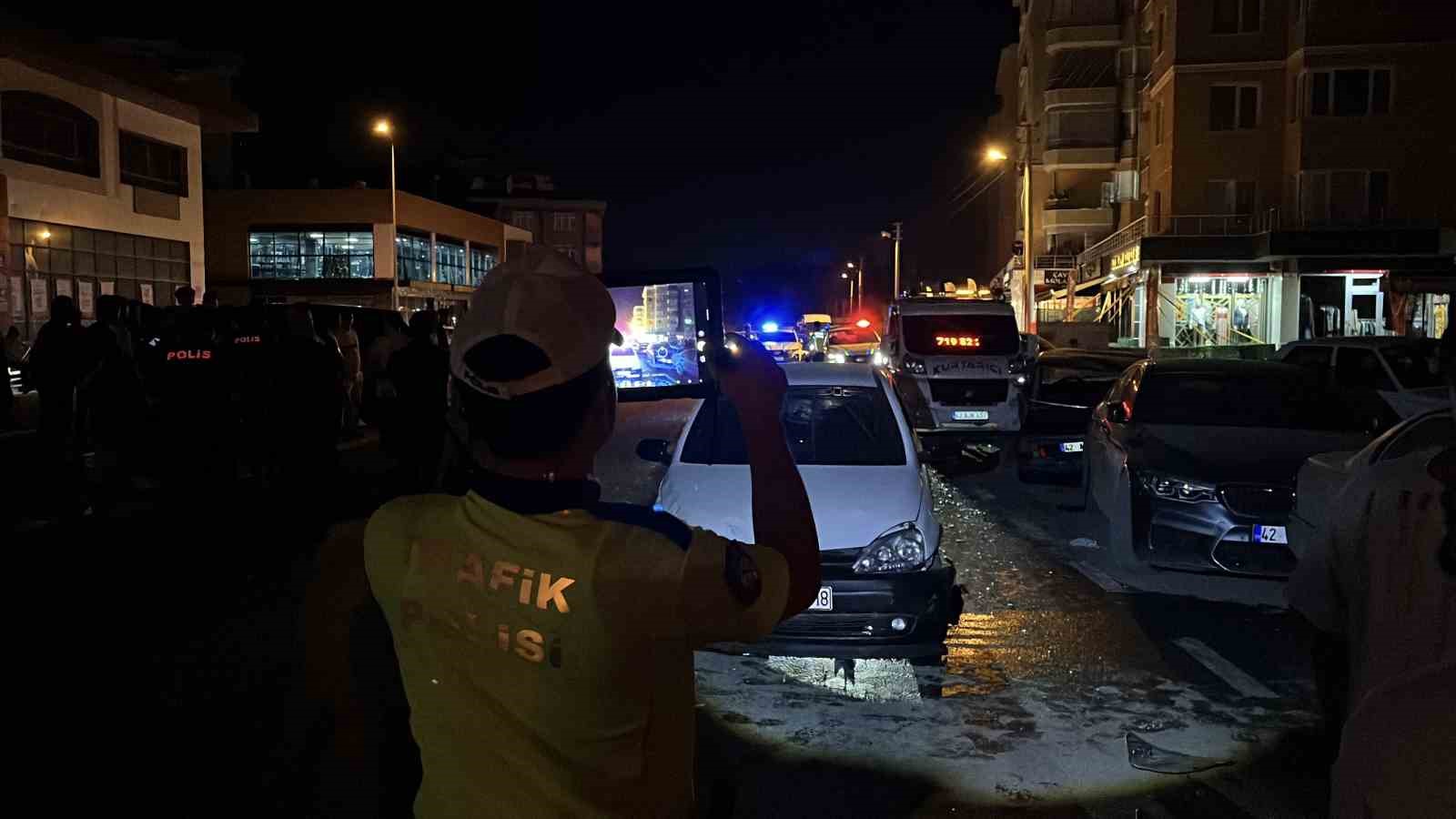 KONYA’DA OTOMOBİLLER ÇARPIŞTI: 6 YARALI