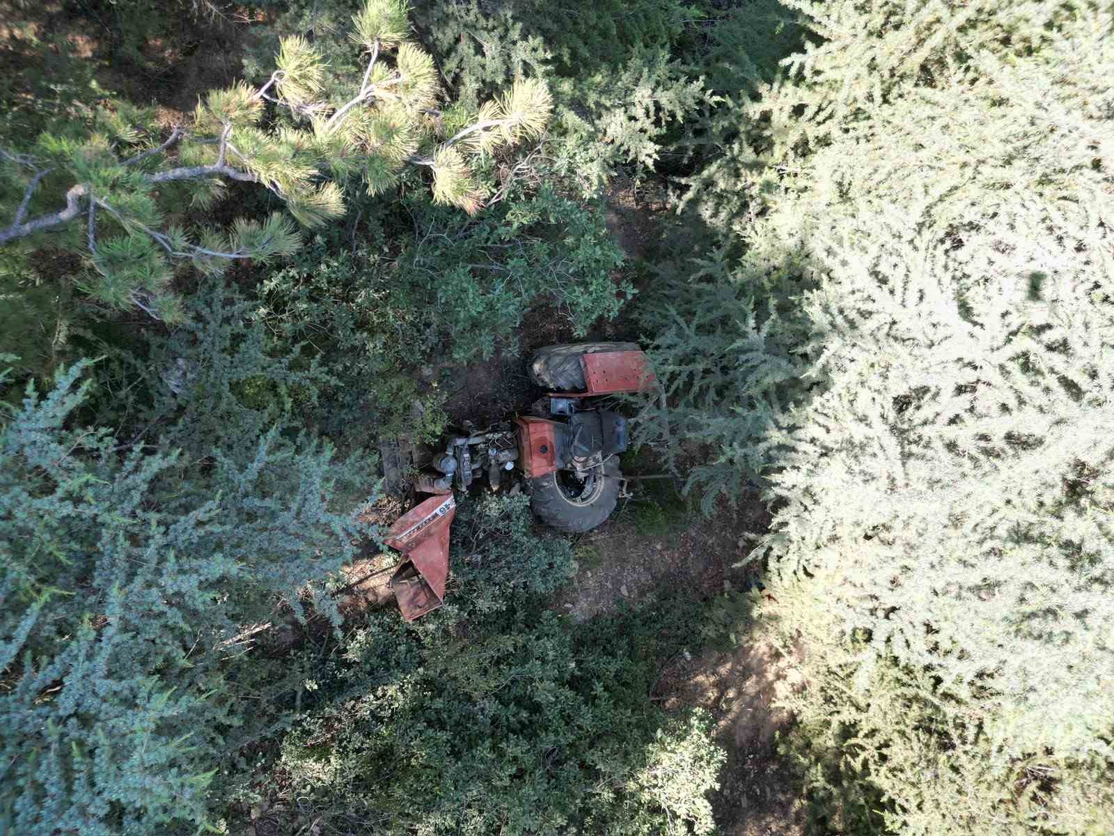 AFYONKARAHİSAR’DA 30 METRELİK UÇURUMDA CAN PAZARI