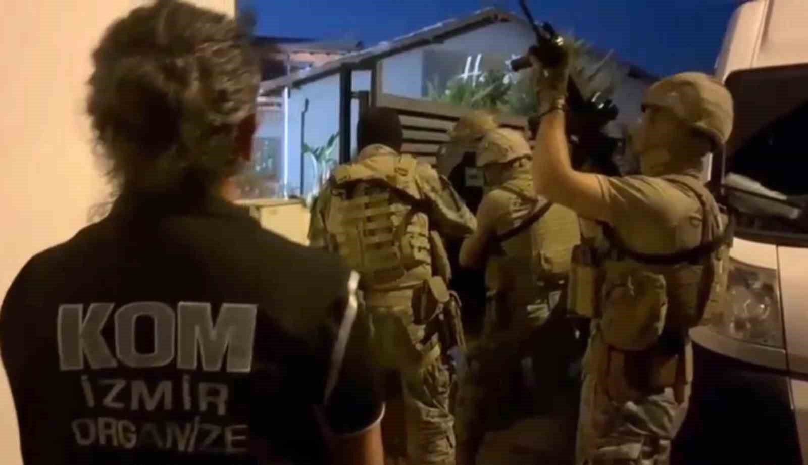İZMİR MERKEZLİ 3 İLDE HARAÇ ÇETESİNE OPERASYON