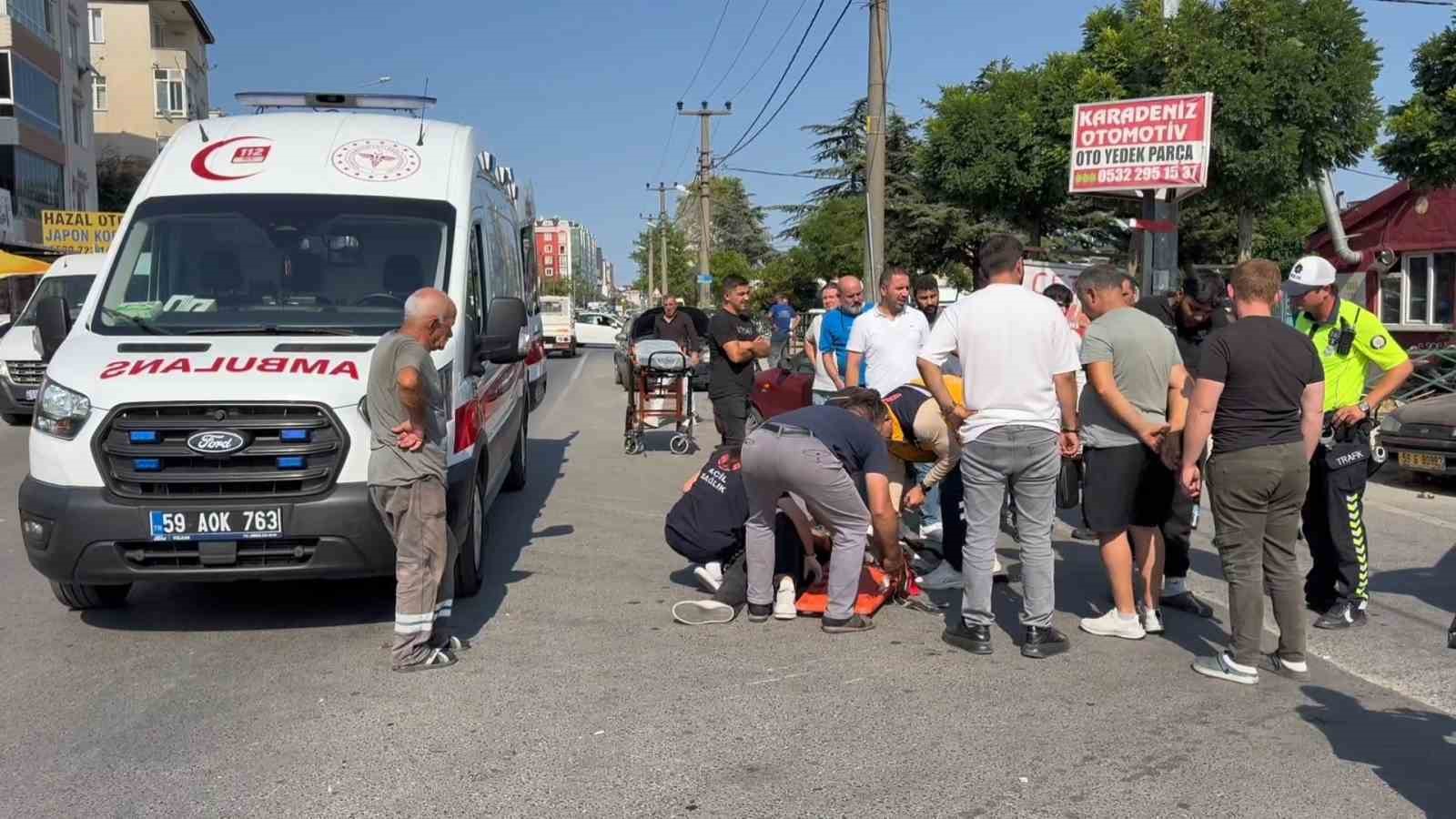 ÇERKEZKÖY’DE ÇARPIŞAN MOTOSİKLET SÜRÜCÜLERİNDEN BİRİ YARALANDI