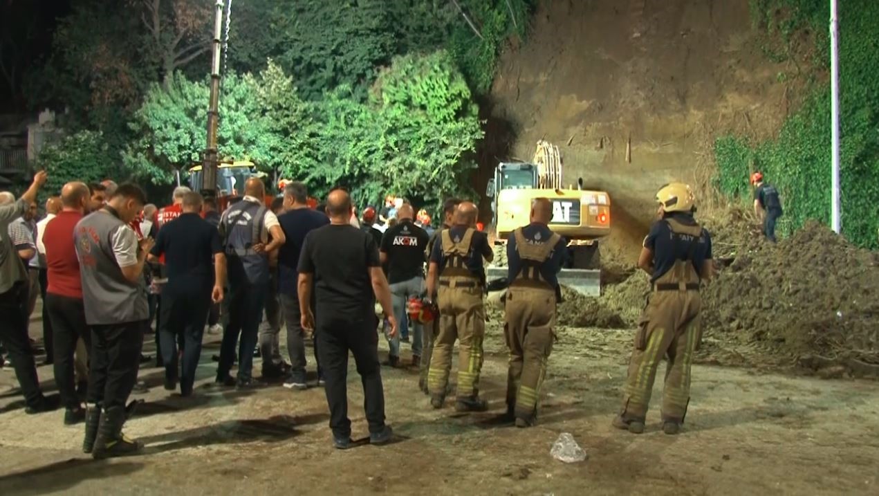 BÜYÜKÇEKMECE’DE TOPRAK KAYMASININ YAŞANDIĞI BÖLGEDE ÇALIŞMALAR TAMAMLANDI