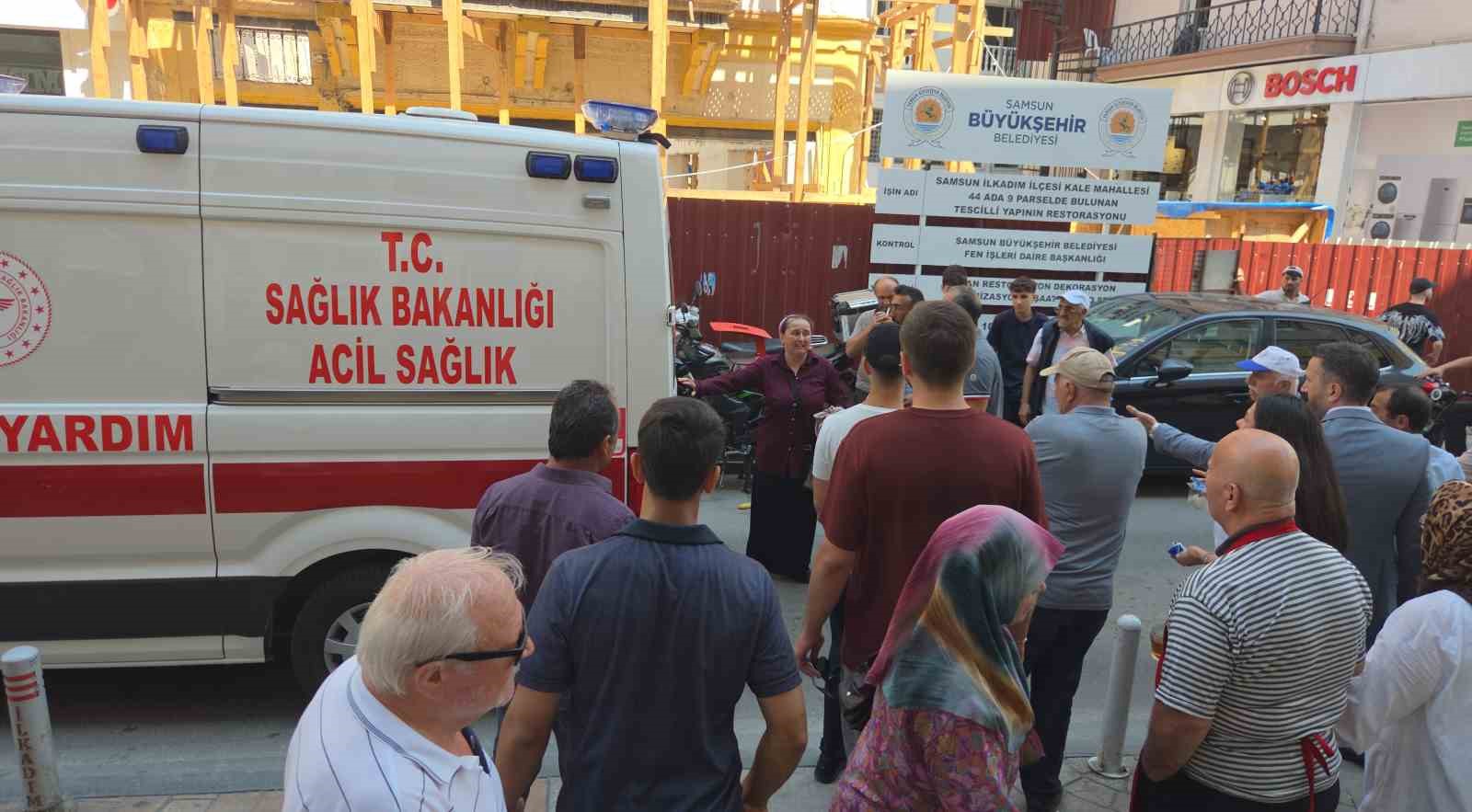 MOTOSİKLETİN ÇARPTIĞI 5 YAŞINDAKİ ÇOCUK YARALANDI, AİLESİ SİNİR KRİZİ GEÇİRDİ