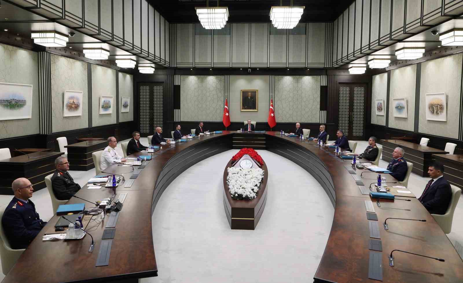 CUMHURBAŞKANI ERDOĞAN BAŞKANLIĞINDA GERÇEKLEŞTİRİLEN YÜKSEK ASKERİ ŞURA TOPLANTISI SONA ERDİ.