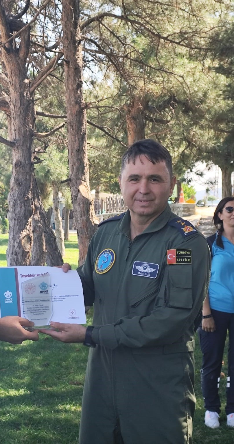 ESKİ 3’ÜNCÜ ANA JET ÜS KOMUTANI TÜMGENERAL METE KUŞ EMEKLİYE SEVK EDİLDİ