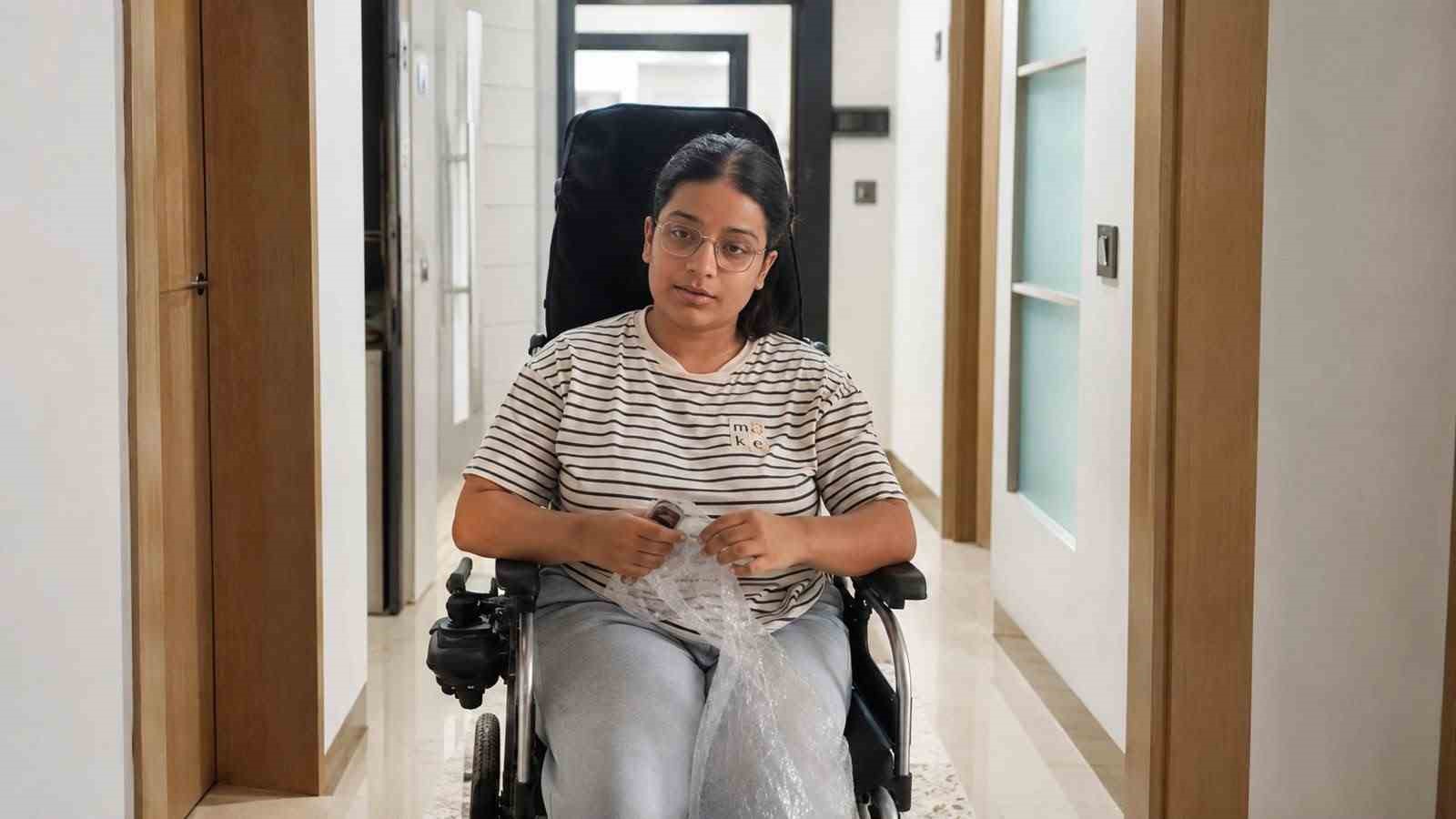 NEHİR’İN AKÜLÜ TEKERLEKLİ SANDALYE TALEBİ KARŞILANDI