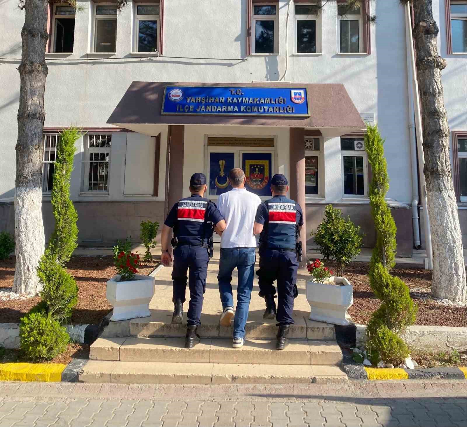 KIRIKKALE’DE FİRARİ 2 HÜKÜMLÜ YAKALANDI