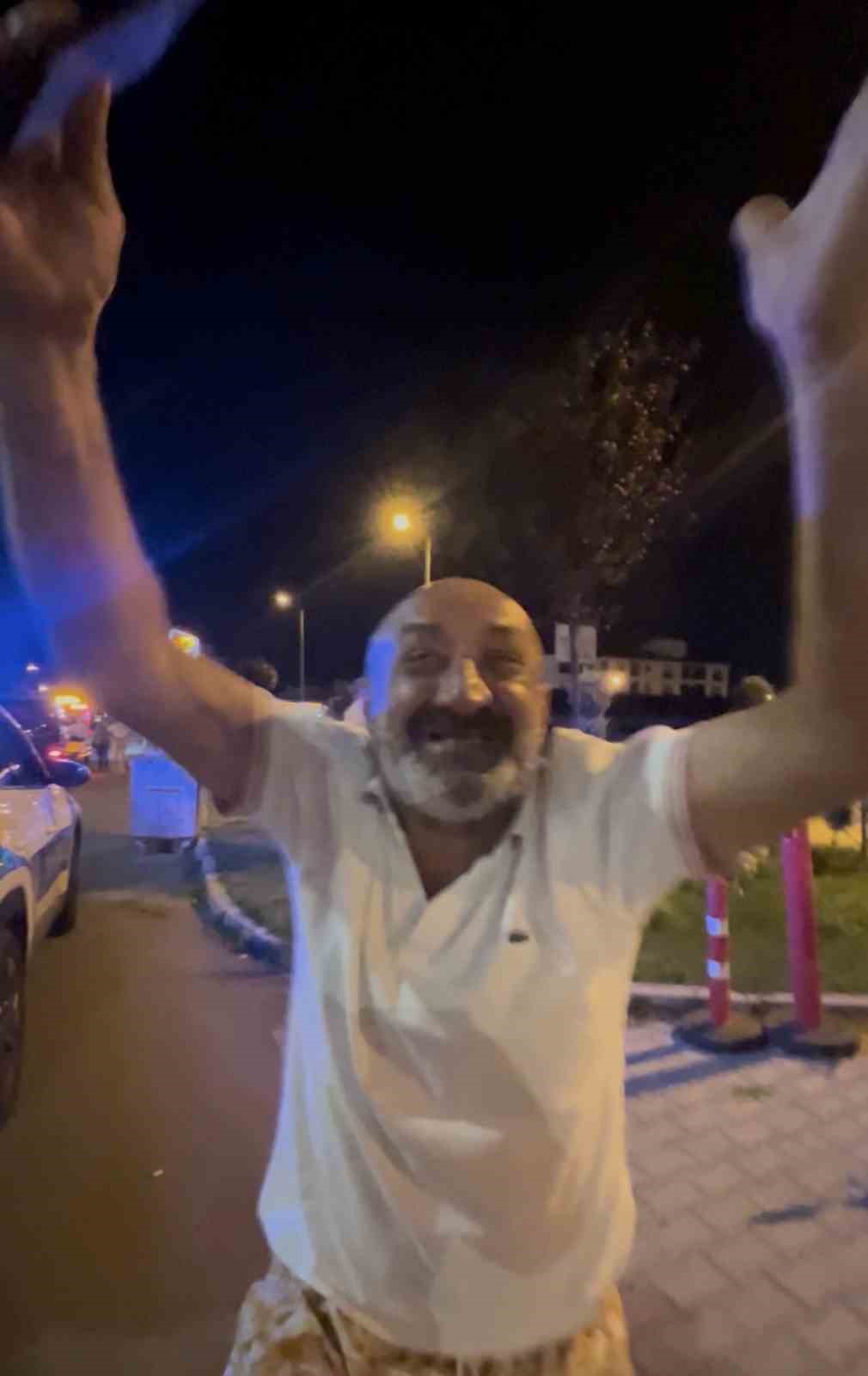 EHLİYETSİZ VE ALKOLLÜ YAKALANDI, RAHAT TAVIRLARI ŞAŞIRTTI